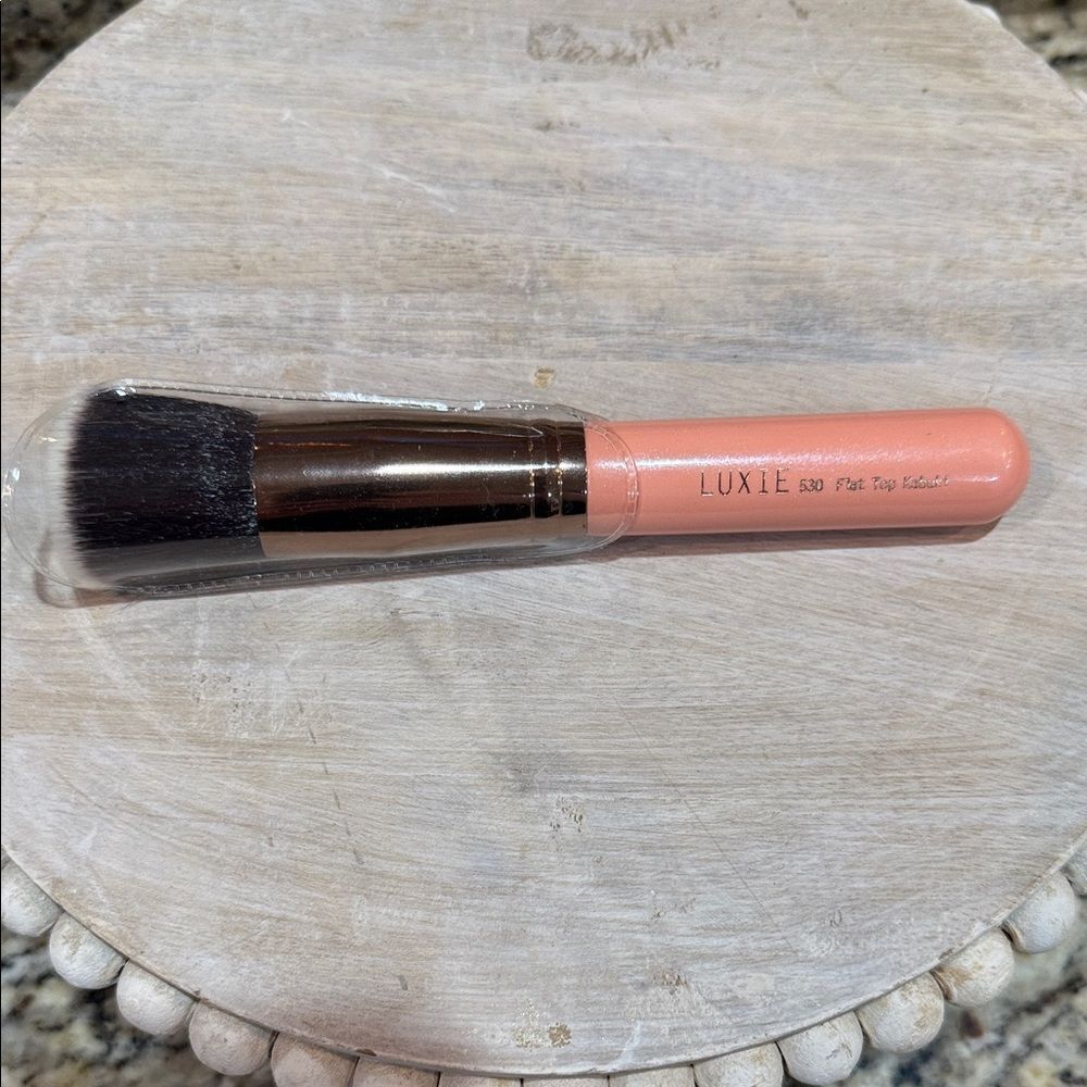 Luxie Coral Handle Makeup Brush
